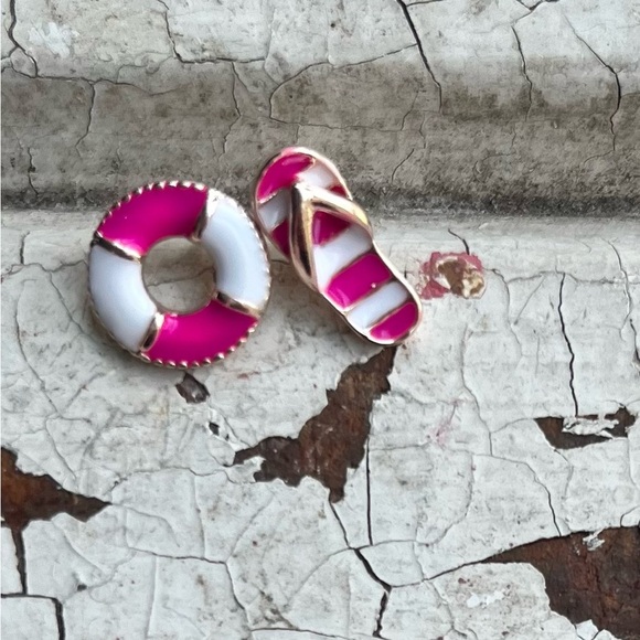 Brand new ADORABLE asymmetric tiny stud earrings: lifesaver and flip flop - Picture 3 of 3